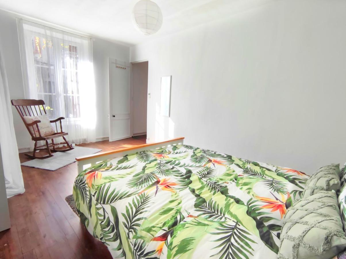 Number 22 - Le Dorat - Apartment One With Garden & Free Parking エクステリア 写真