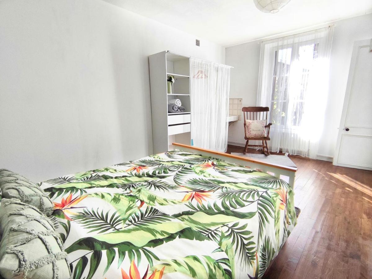 Number 22 - Le Dorat - Apartment One With Garden & Free Parking エクステリア 写真