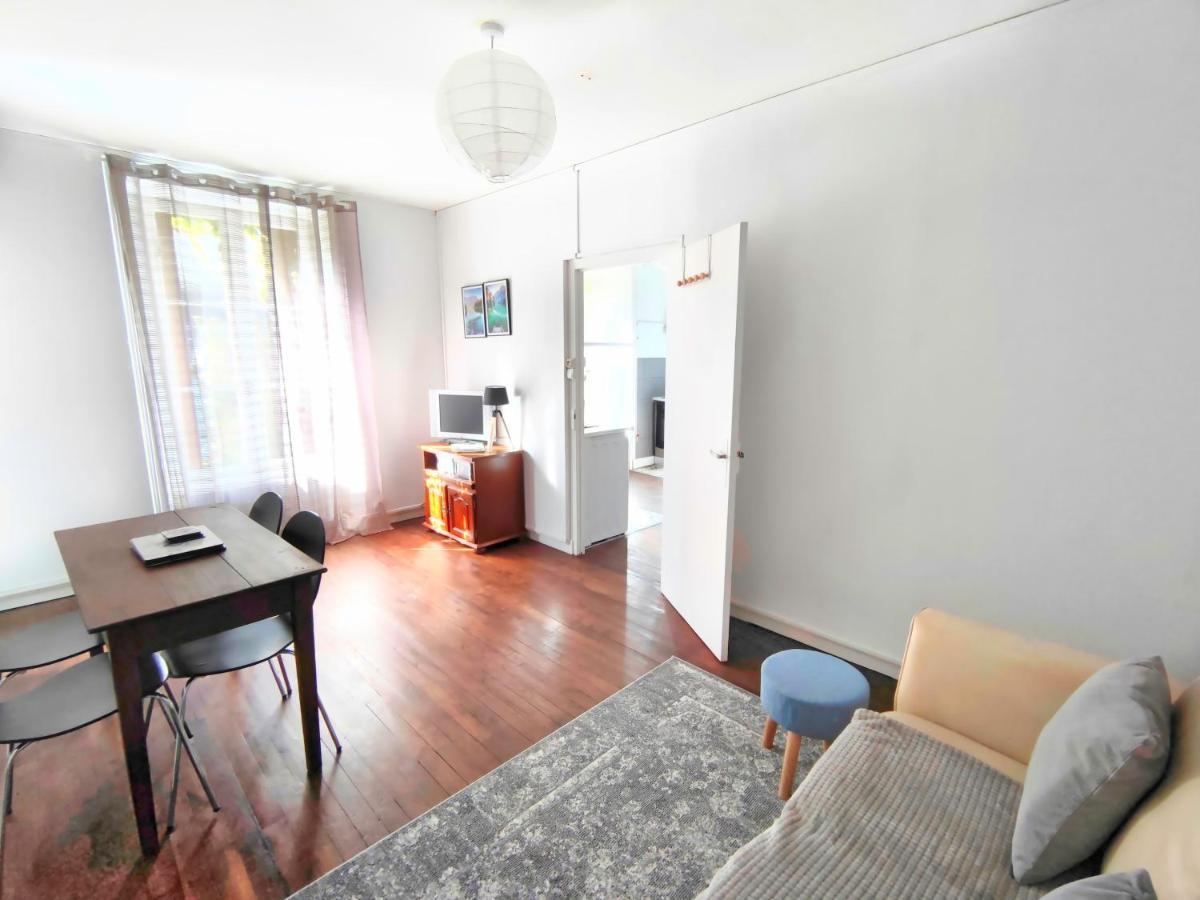 Number 22 - Le Dorat - Apartment One With Garden & Free Parking エクステリア 写真