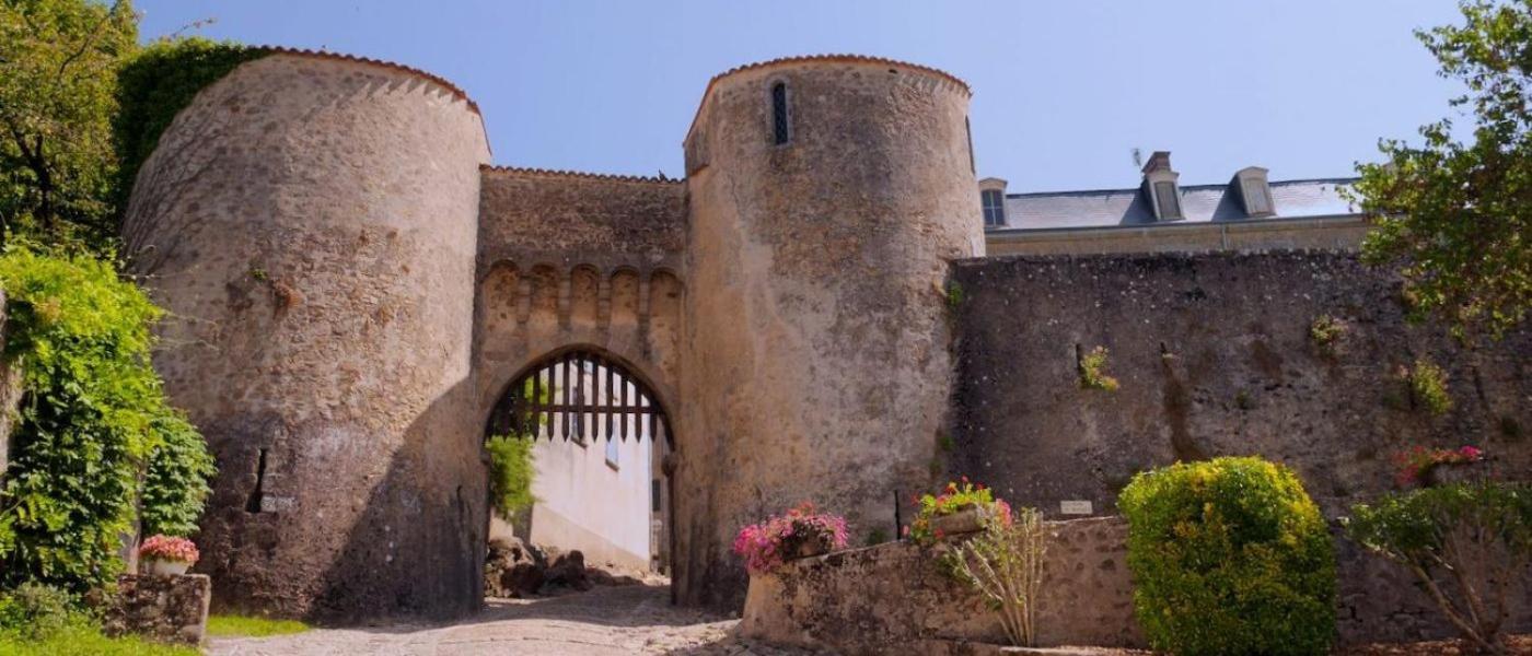 Number 22 - Le Dorat - Apartment One With Garden & Free Parking エクステリア 写真